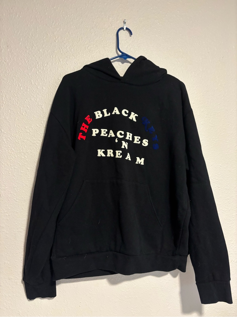 Black 'The Black Peaches 'N Kream' Graphic Hoodie
